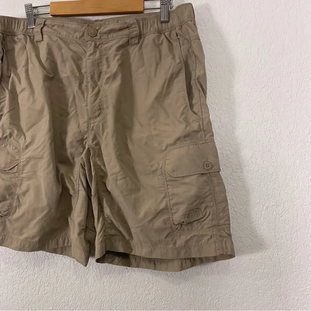 The‎ North Face Tan 100% Nylon Cargo Shorts Men’s Large